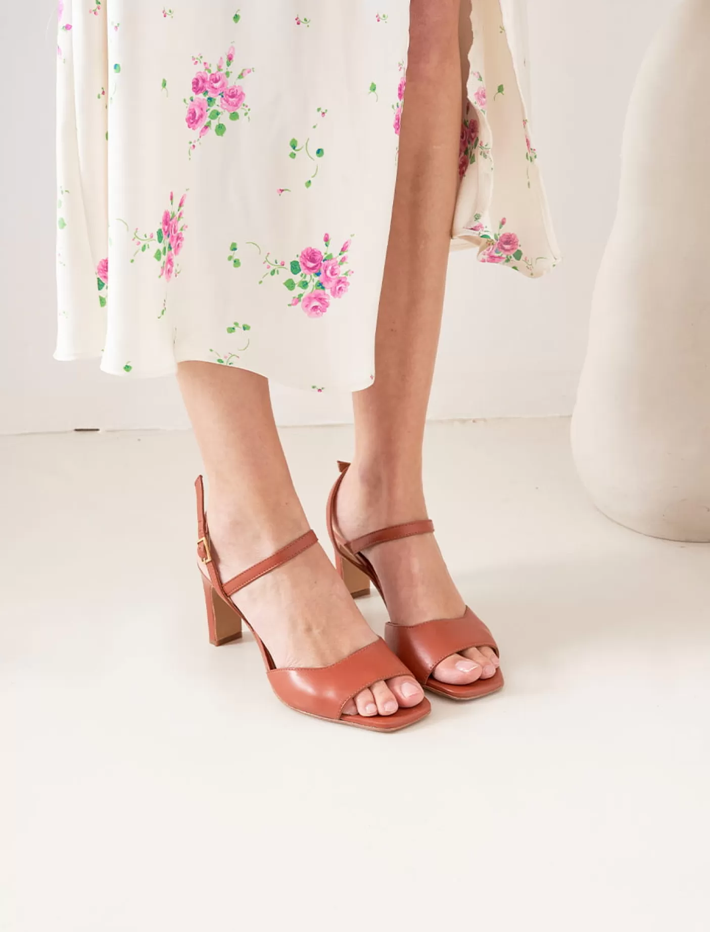 Women Pied de Biche Heeled Sandals<Amalia