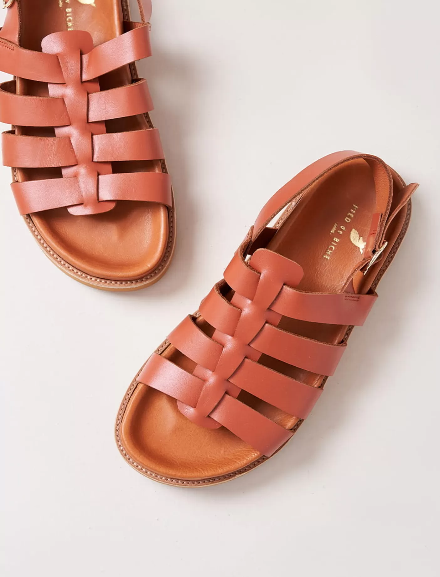 Women Pied de Biche Flat Sandals<Gaby